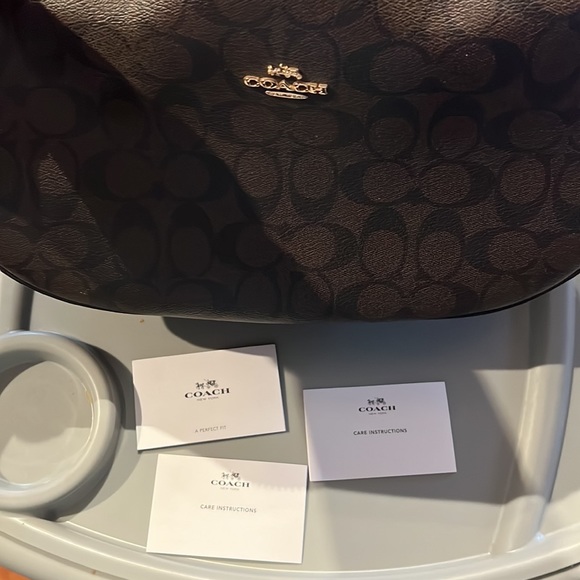 COACH HARLEY HOBO IN SIGNATURE- lightly used. - Picture 6 of 9